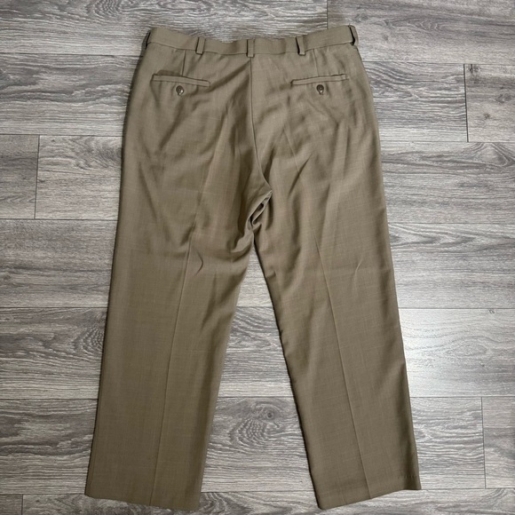 Haggar Men Tan Dress Pants Classic Straight-Leg Size 38 in x 29 in - Picture 10 of 16